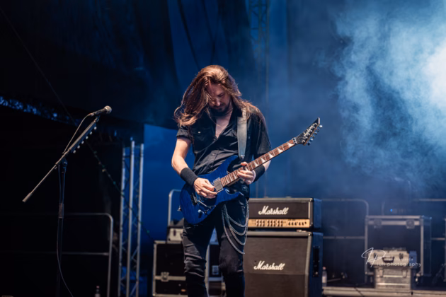 A picture of Day 40 in concert taken by Iuliana Pasca