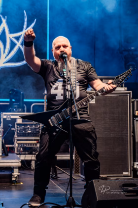 A picture of Day 40 in concert taken by Iuliana Pasca