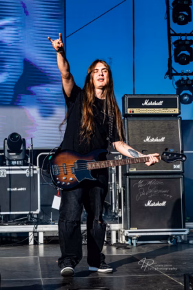 A picture of Underwaves in concert taken by Iuliana Pasca