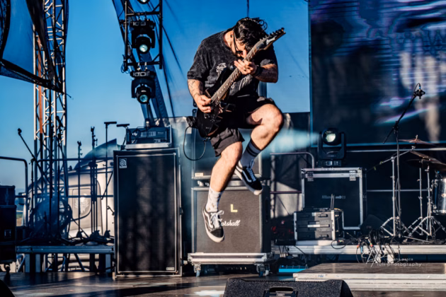A picture of Underwaves in concert taken by Iuliana Pasca