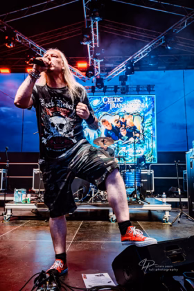 A picture of Artillery in concert taken by Iuliana Pasca