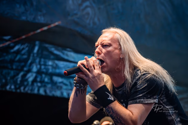 A picture of Artillery in concert taken by Iuliana Pasca