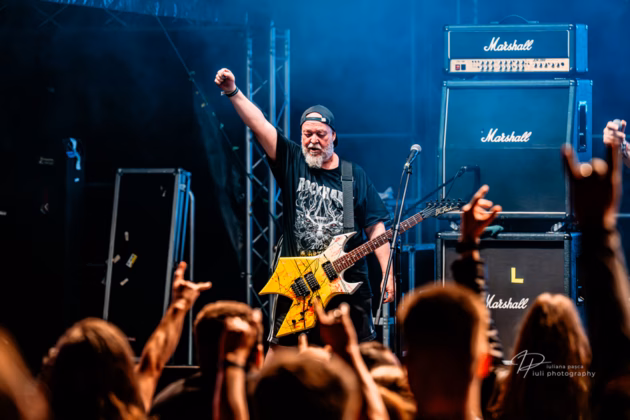 A picture of Artillery in concert taken by Iuliana Pasca