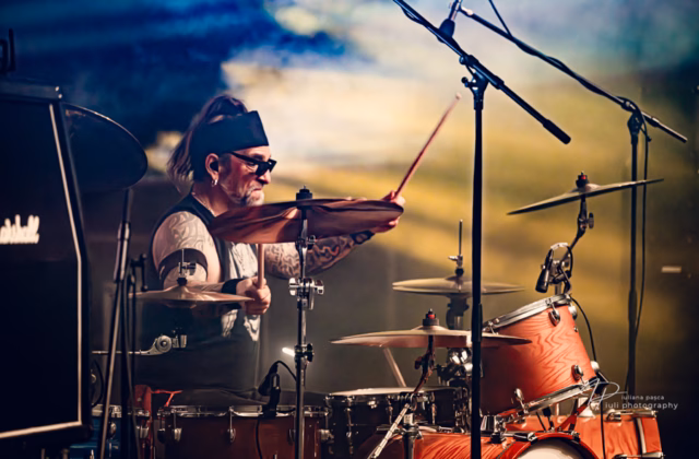A picture of Bonfire in concert taken by Iuliana Pasca