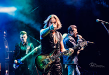 A picture of Bonfire in concert taken by Iuliana Pasca
