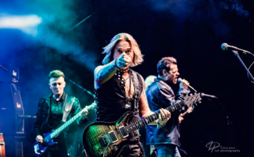 A picture of Bonfire in concert taken by Iuliana Pasca