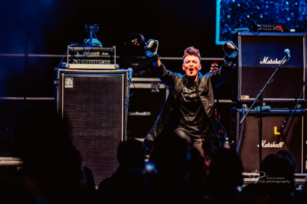 A picture of Bonfire in concert taken by Iuliana Pasca