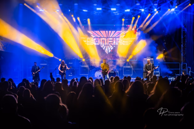 A picture of Bonfire in concert taken by Iuliana Pasca
