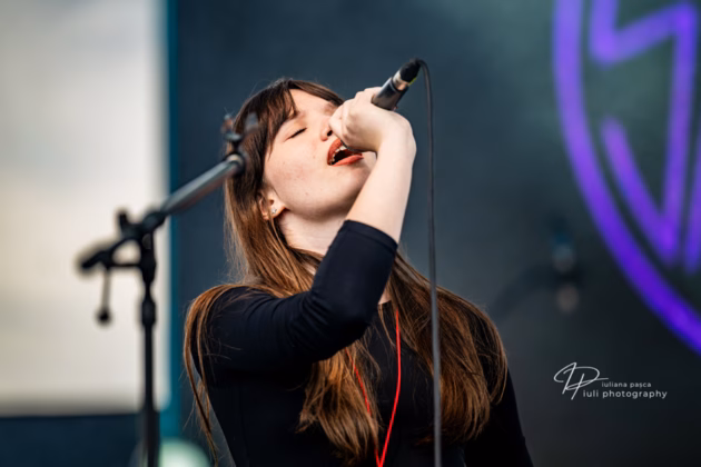 A picture of Sadetica in concert taken by Iuliana Pasca