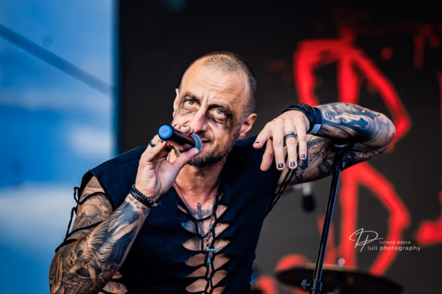 A picture of Blax in concert taken by Iuliana Pasca